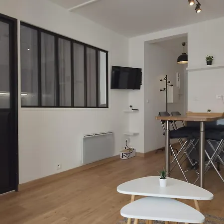 Refait A Neuf Moderne Entree Paris Sud * 勒·克里姆林·比塞特